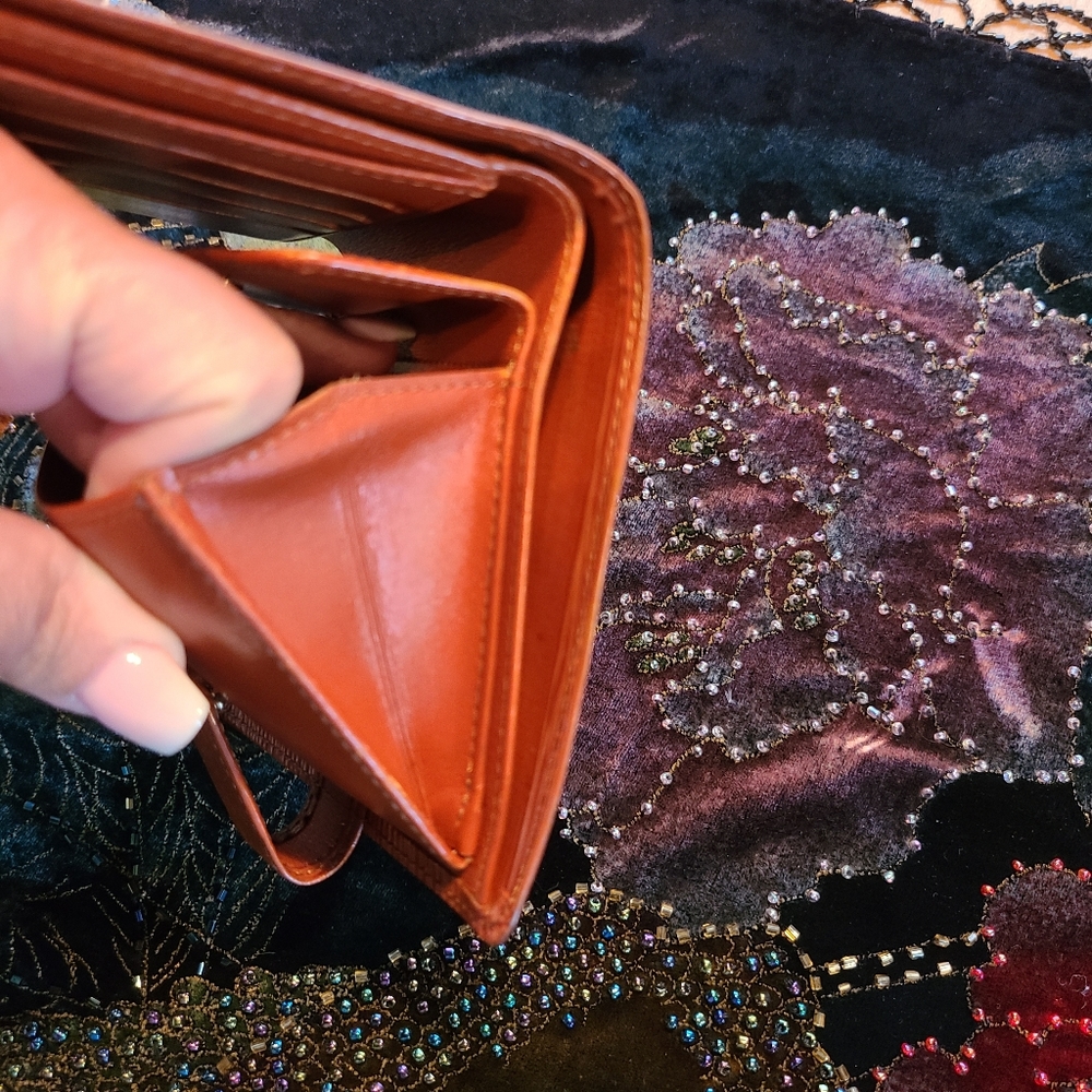 EPI Louis Vuitton Wallet - Picture 10 of 11